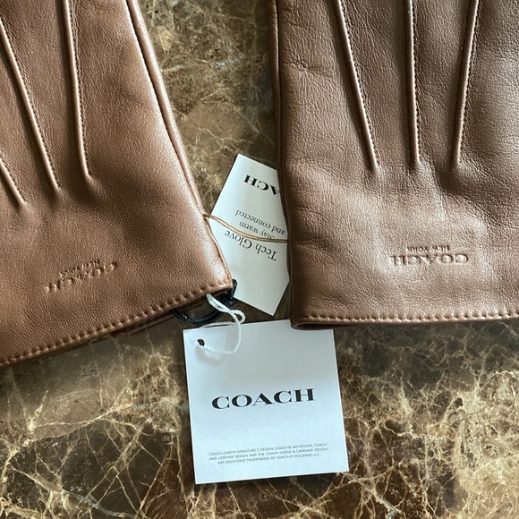Men’s COACH Dark Saddle, Large, Signature Quilted Tech Leather Gloves, NWT - Picture 8 of 8